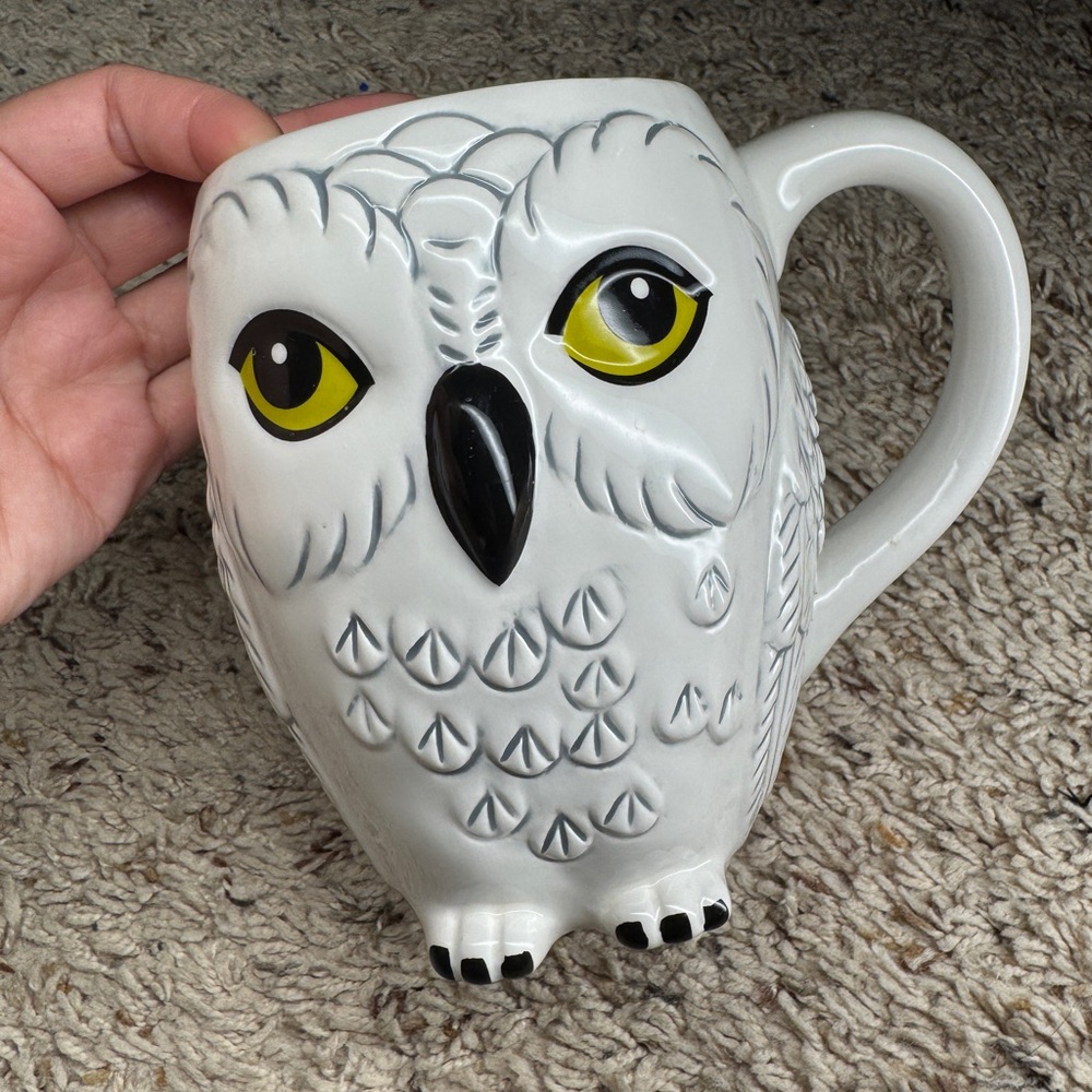 Harry Potter Hedwig 20-Ounce 3D Sculpted Ceramic Mug - Picture 2 of 10